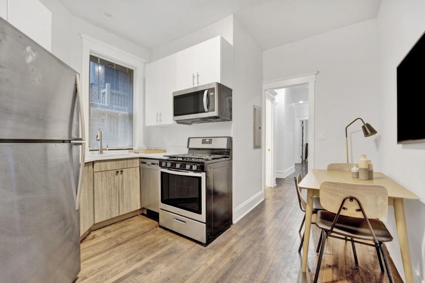 1004 W Dakin Street – photo 2