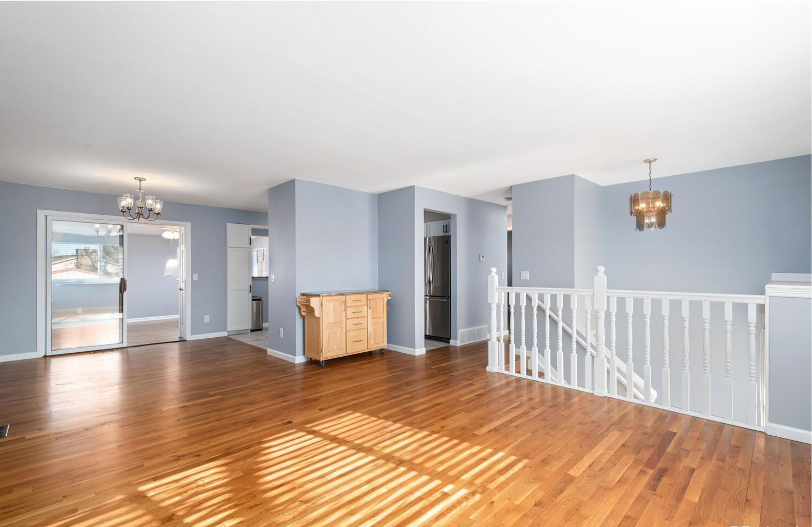 Updated 4 BD House in Sun Valley Estates! – photo 4