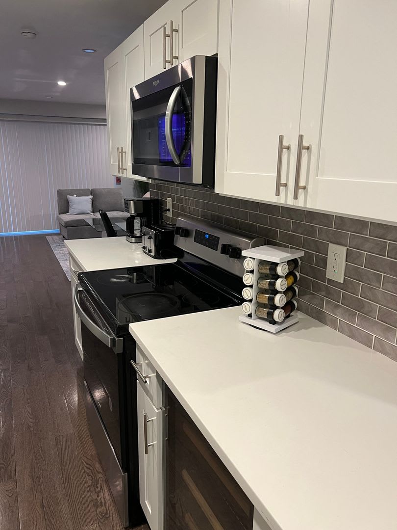 Spacious 3BR Townhome in South Philadelphia – photo 3