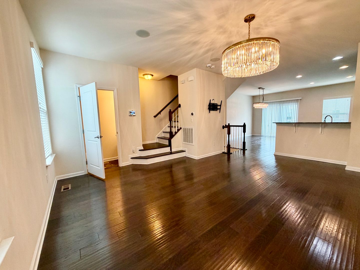 Wow! Beautiful 3 bedroom, 2 1/2 bath townhouse style home. – photo 4