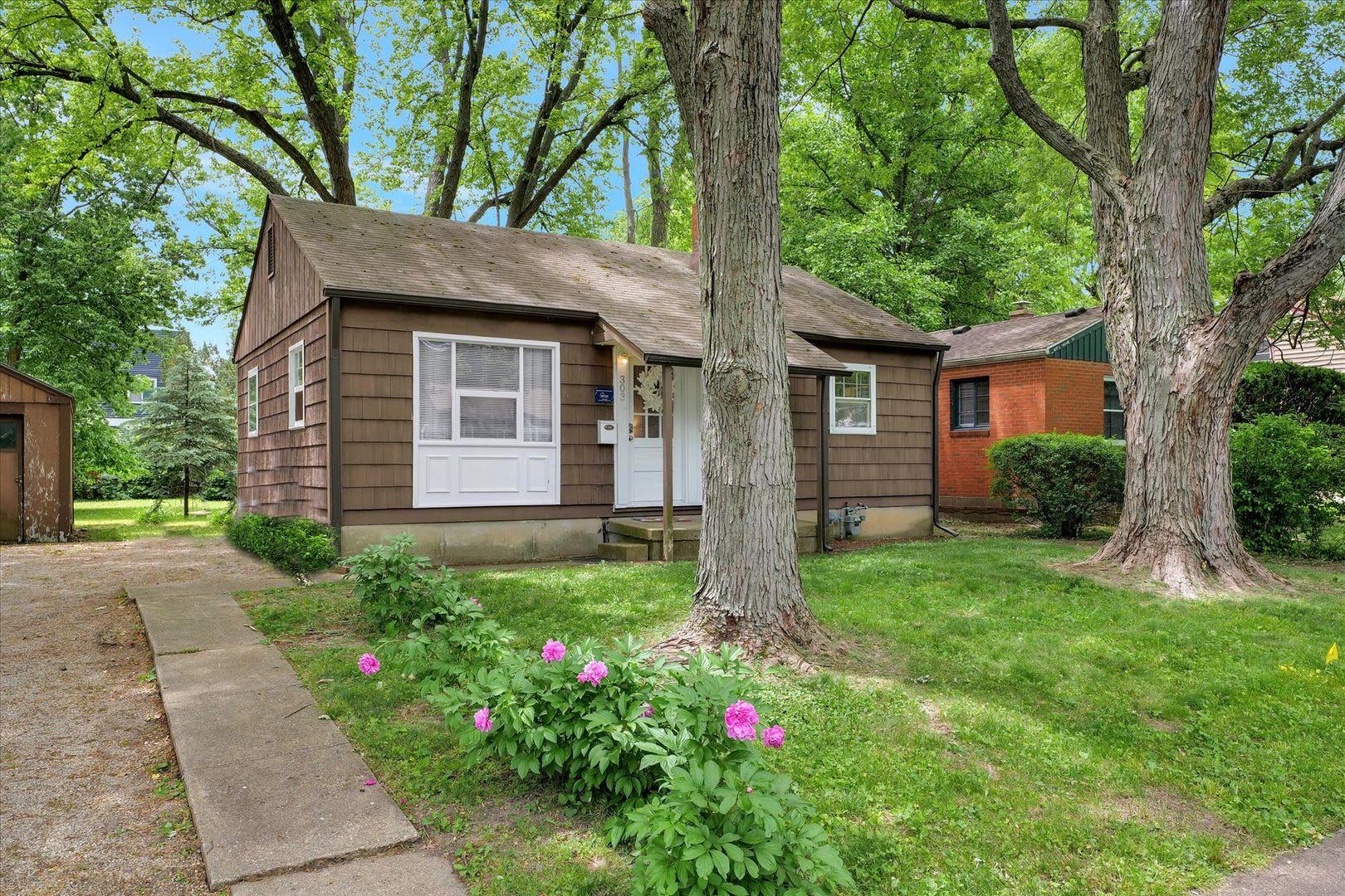 3 Bed 1 Bath House In Champaign Unfurnished – photo 1