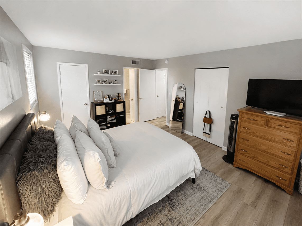 805 Delta Ave – photo 3