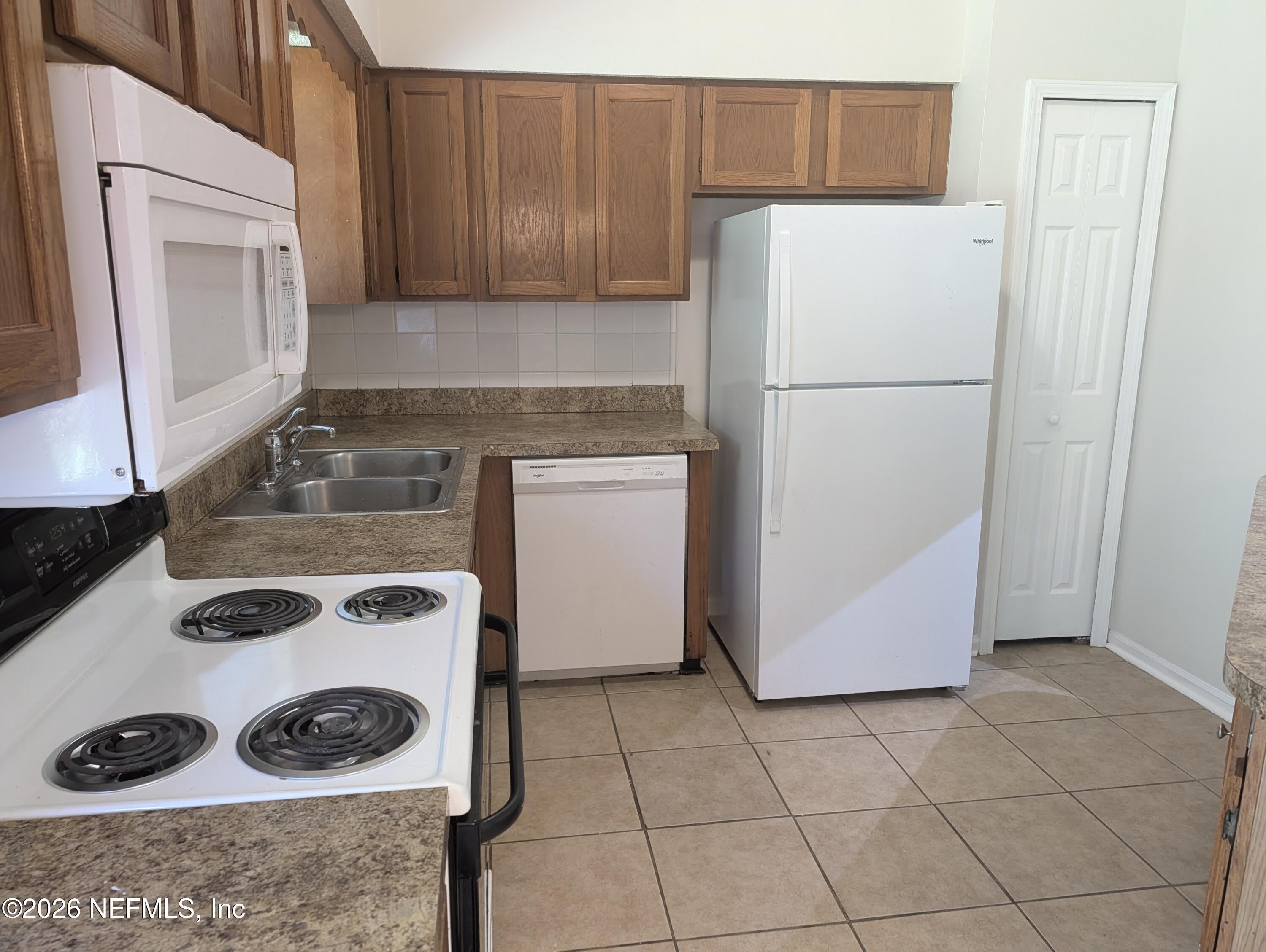 2638 A SAN FRANCISCO Boulevard – photo 4