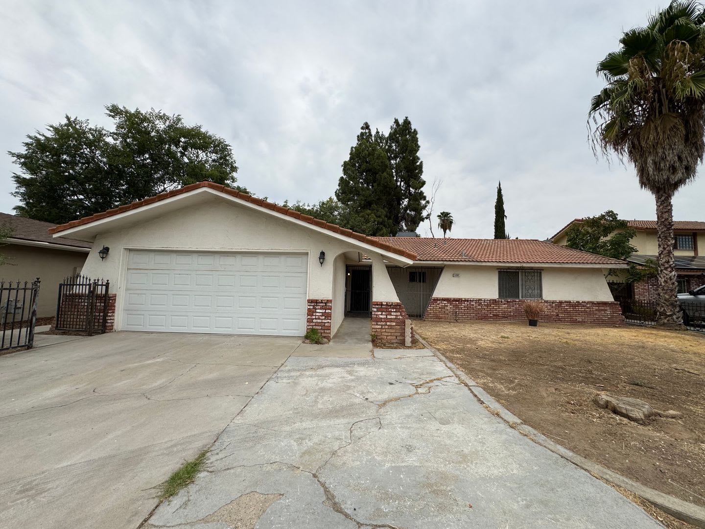5269 E. Washington Avenue – photo 1