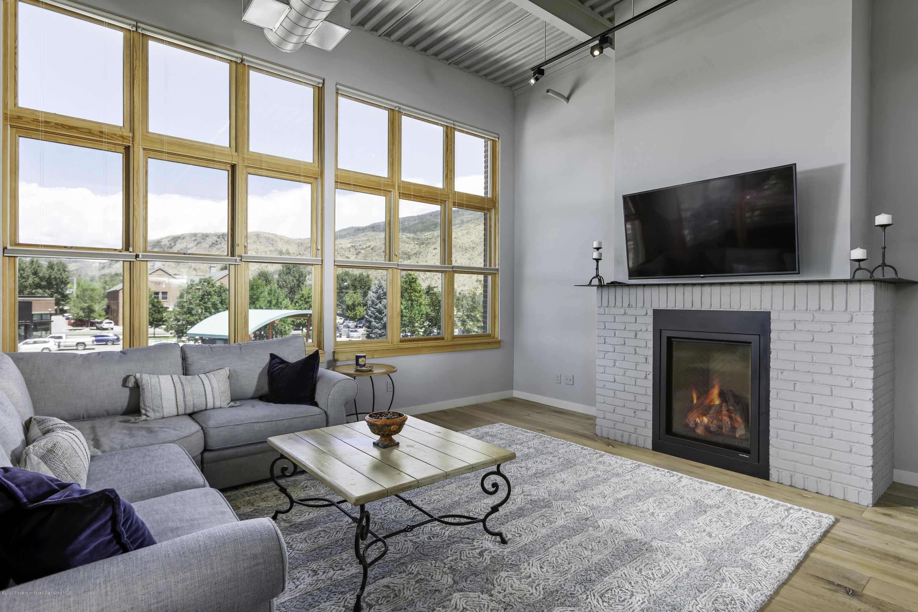 231 Robinson Street – photo 2