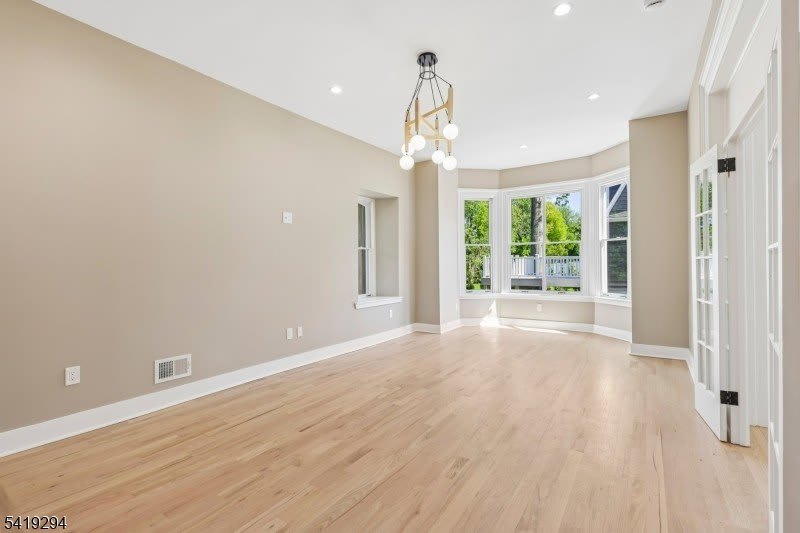 49 Park Ave – photo 4