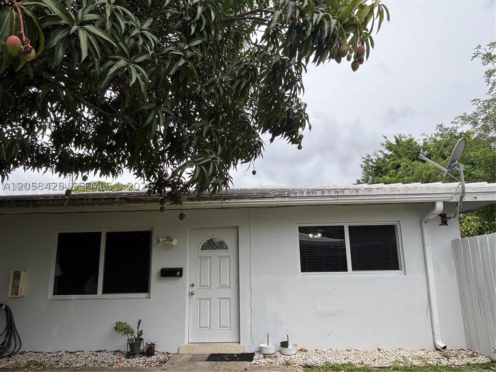 1061 NE 34th – photo 2