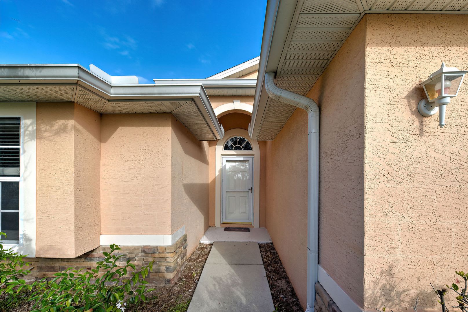 3BR/2BA/2CG Single Family Home in Lakeside Plantation, North Port – photo 3