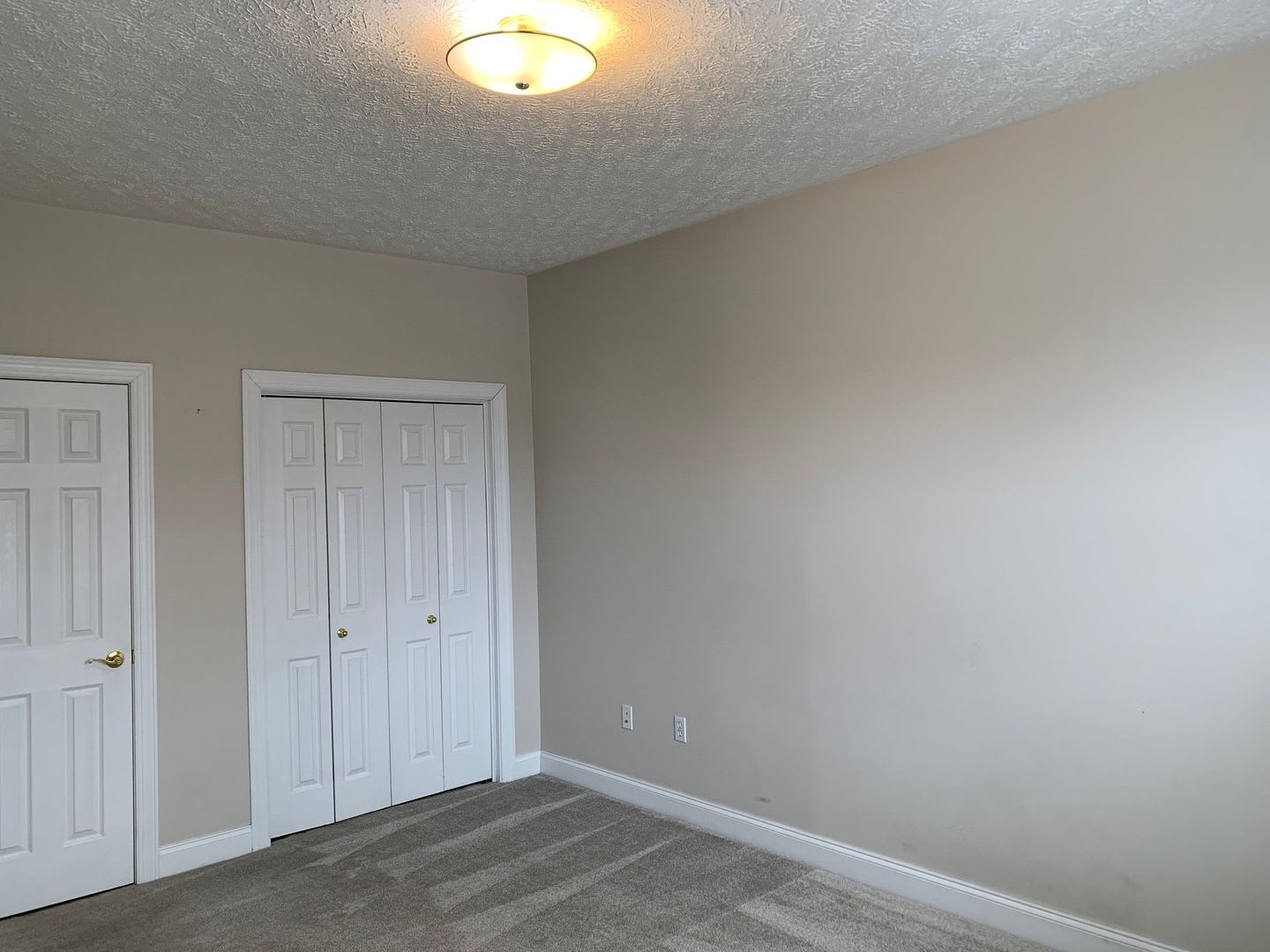 3 Bedroom 2.5 Bath End Unit Townhouse – photo 3