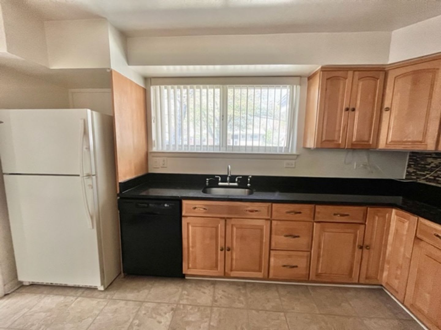 Fully updated 4 BR/2.5 BA home close to all amenities, Route 29 and 495 – photo 3
