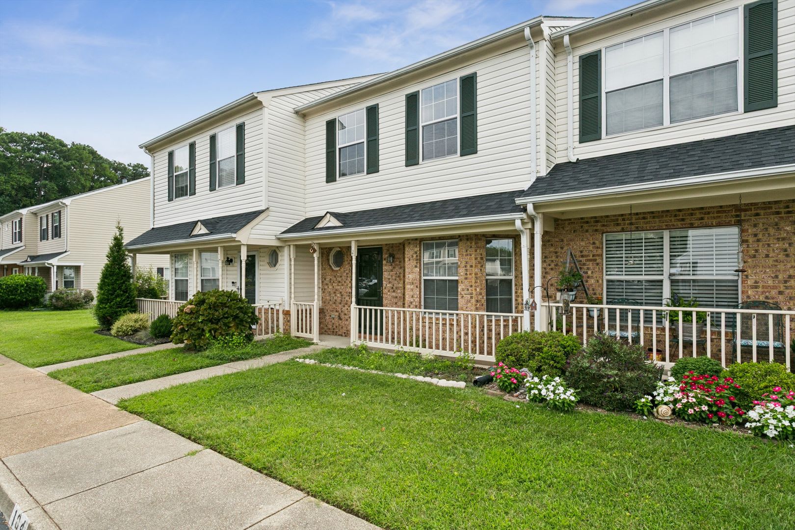 3Br 2 5 Ba Smithy Glen Coventry York County – photo 3