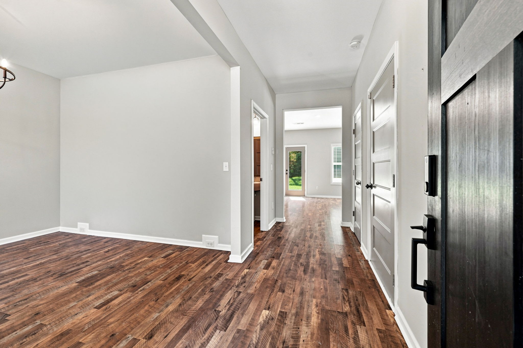 113 Richmond Dr – photo 3