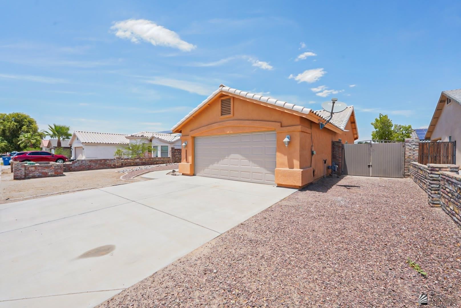 10204 E 37 ST – photo 3