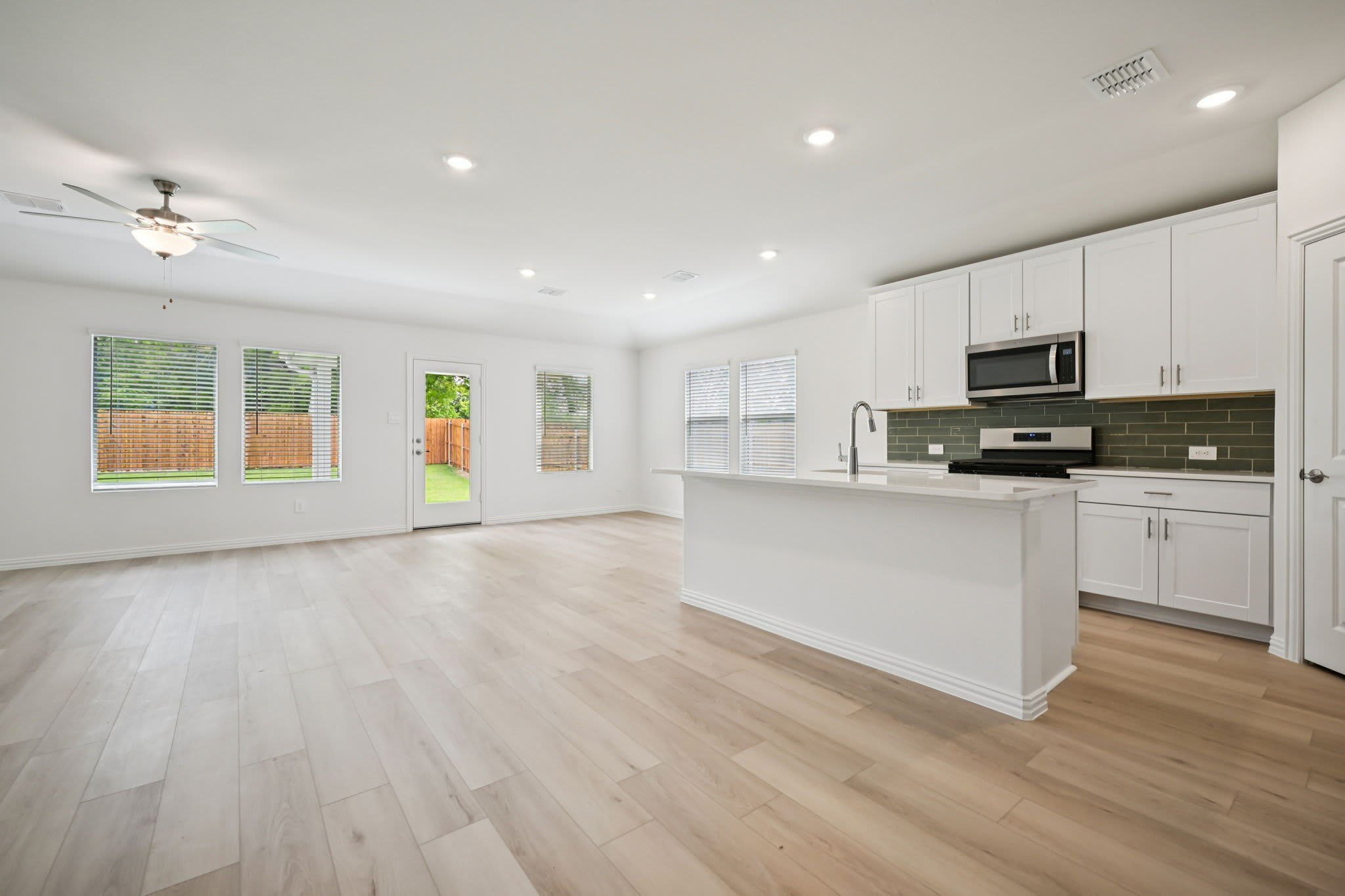 2231 Rannoch Street – photo 3