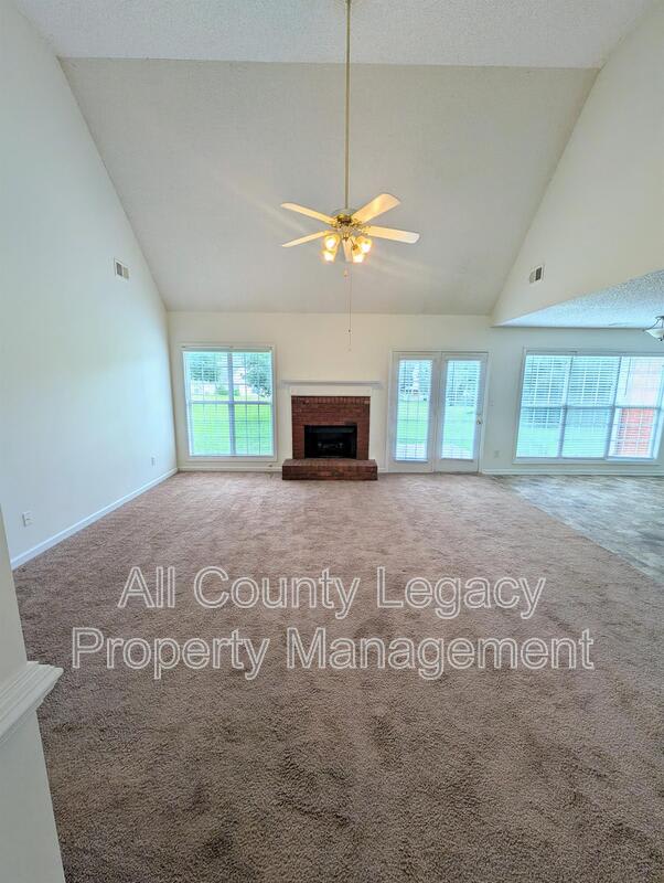 1491 Elena Dr – photo 2
