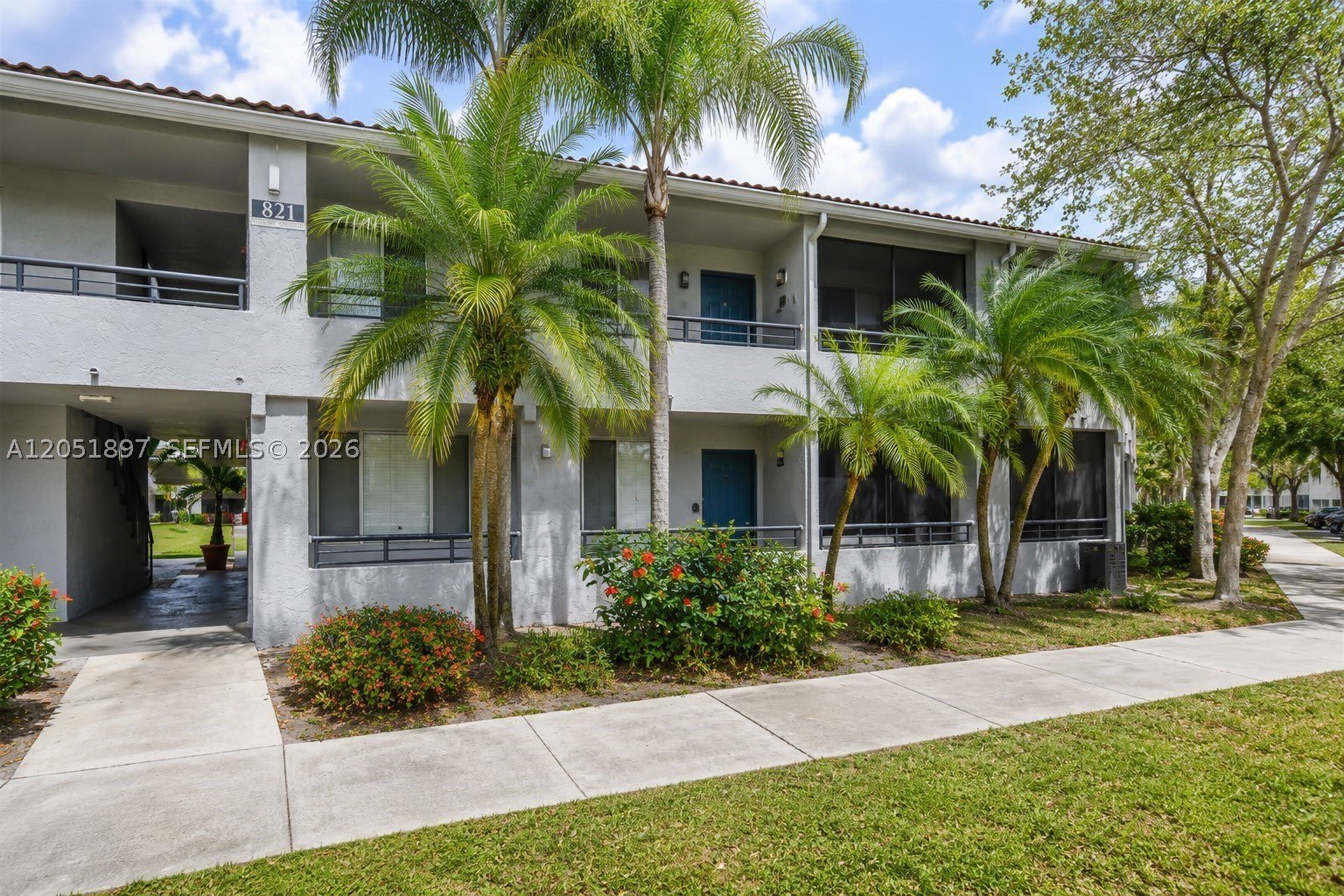 821 Lyons Rd – photo 1