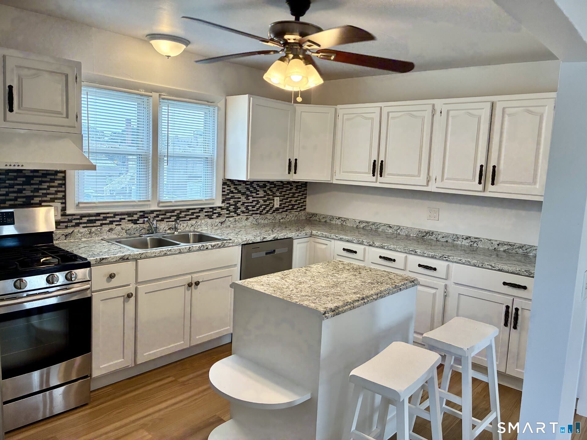 658 Beechmont Avenue – photo 4