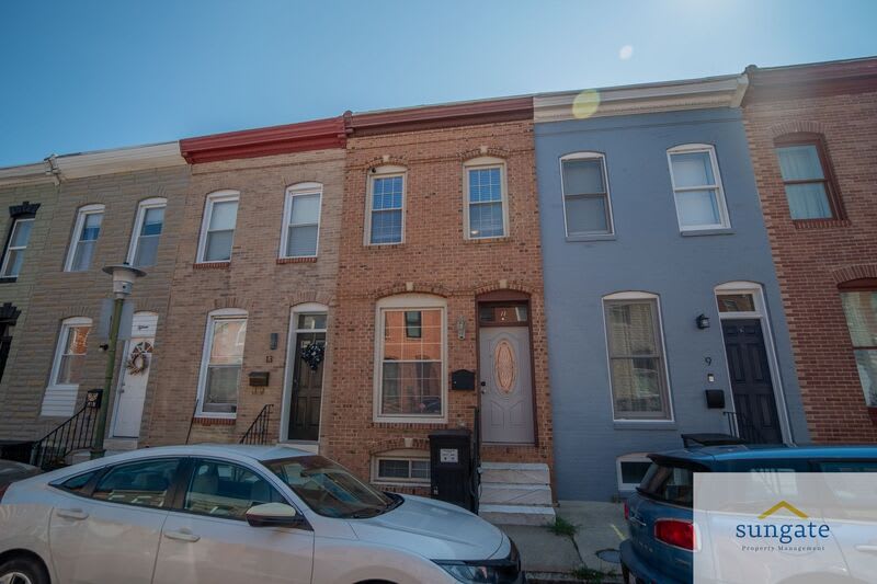 11 N Streeper St – photo 1