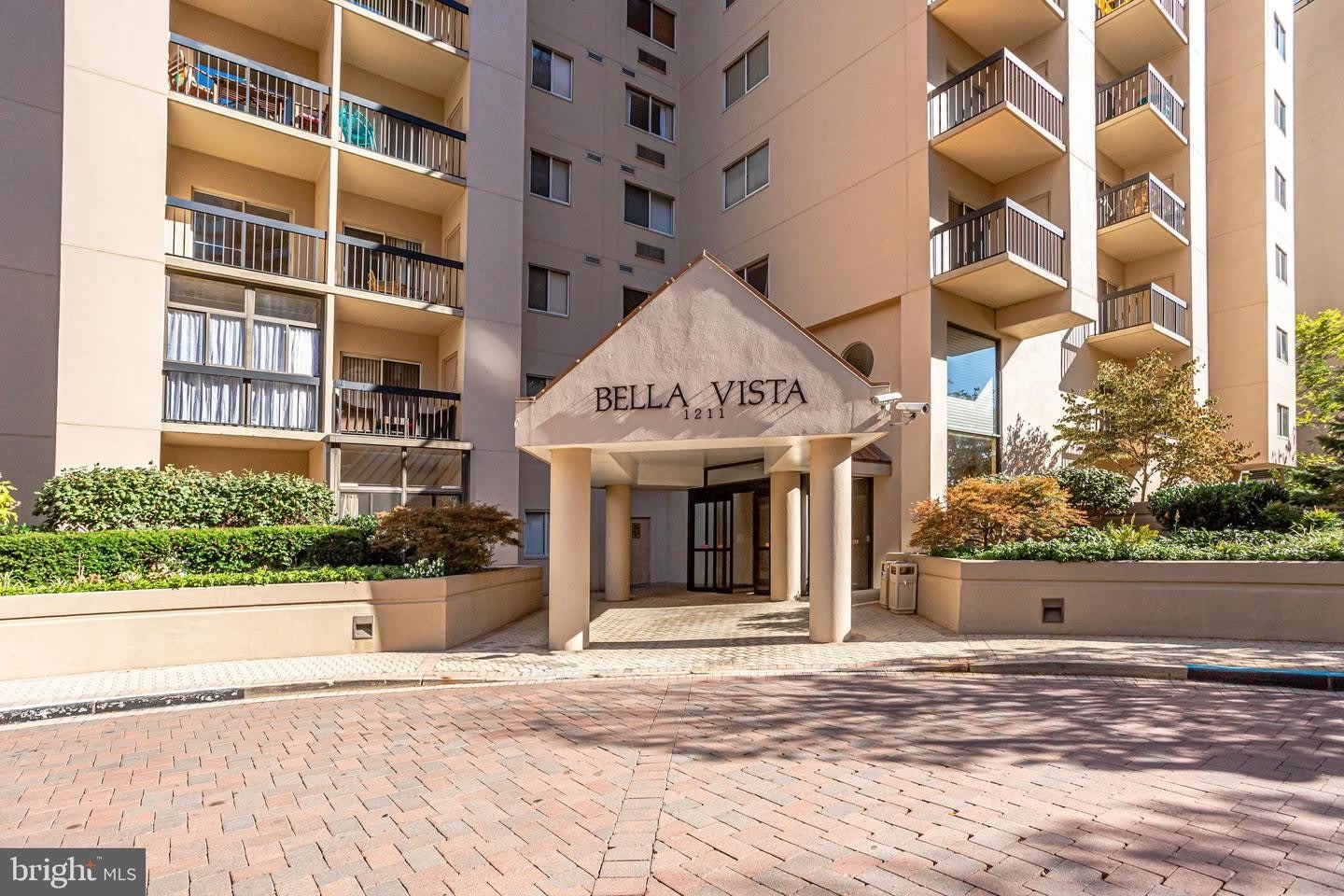 1211 S EADS ST #1203 – photo 2