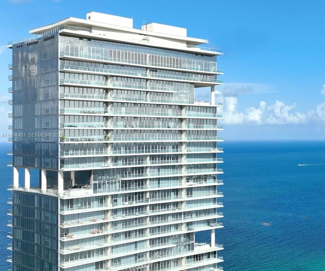 18501 Collins Avenue – photo 2