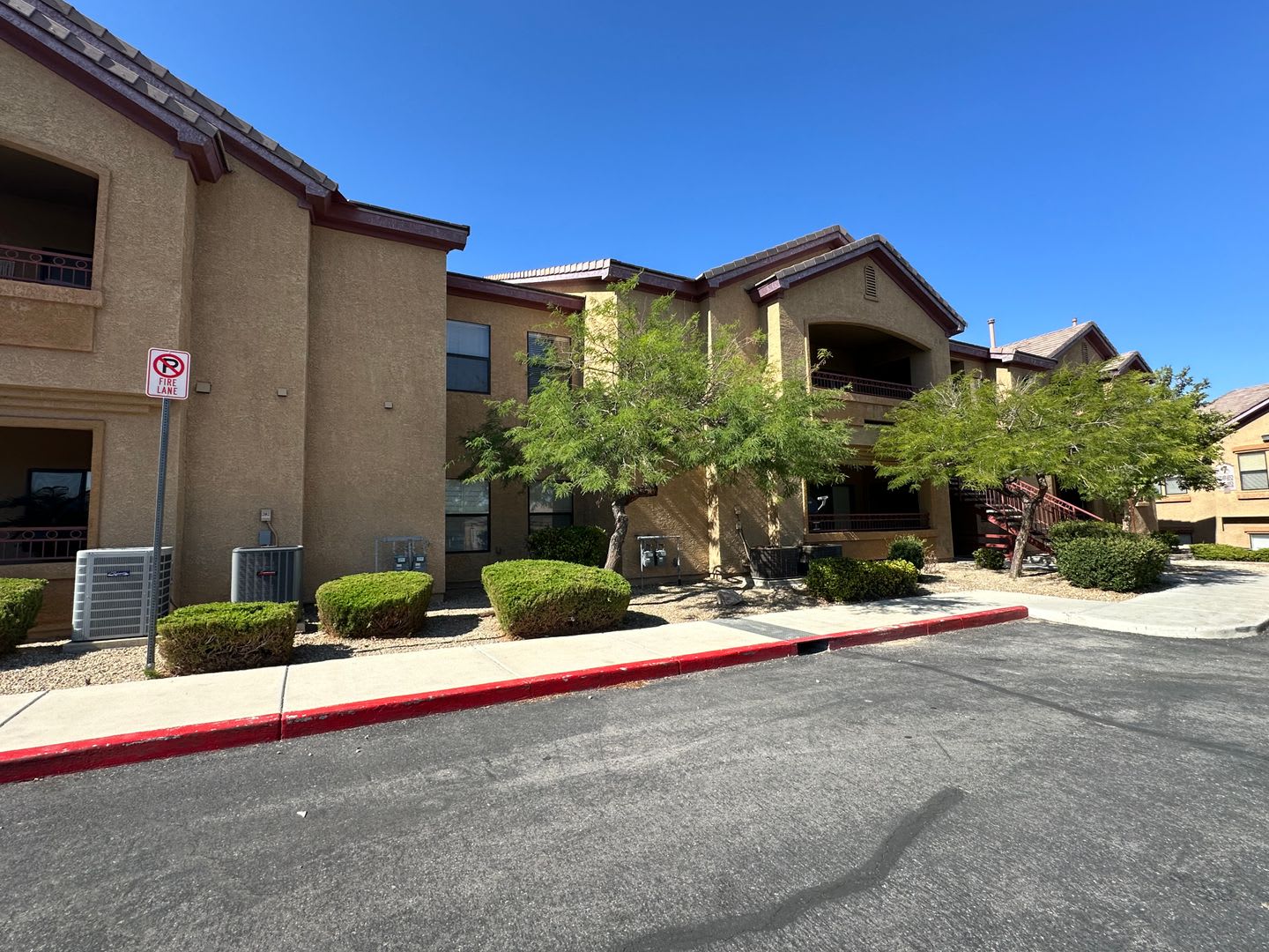 Second-Floor Condo With Relaxing Balcony Located In Northwest Las Vegas – photo 2