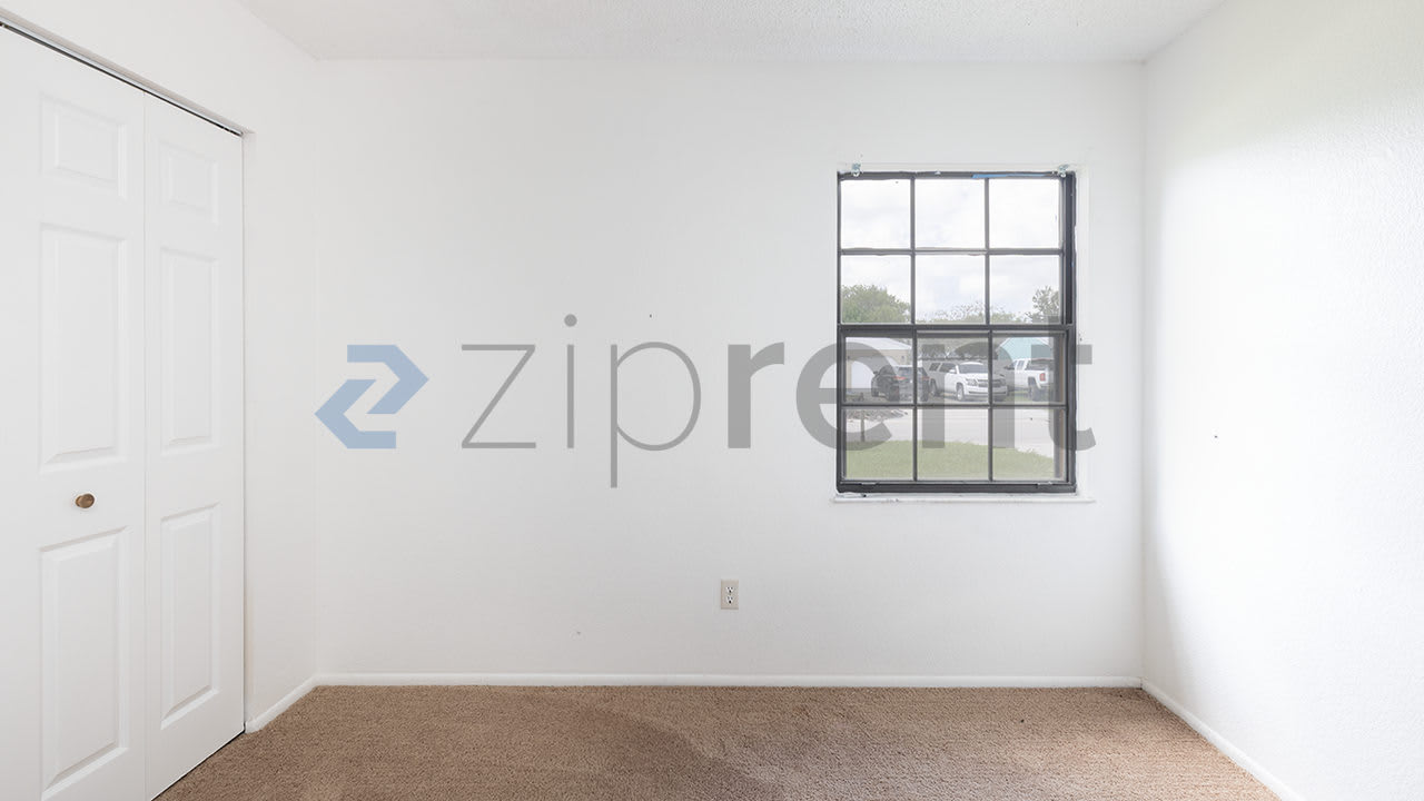 2251 SE Rainier Rd – photo 3