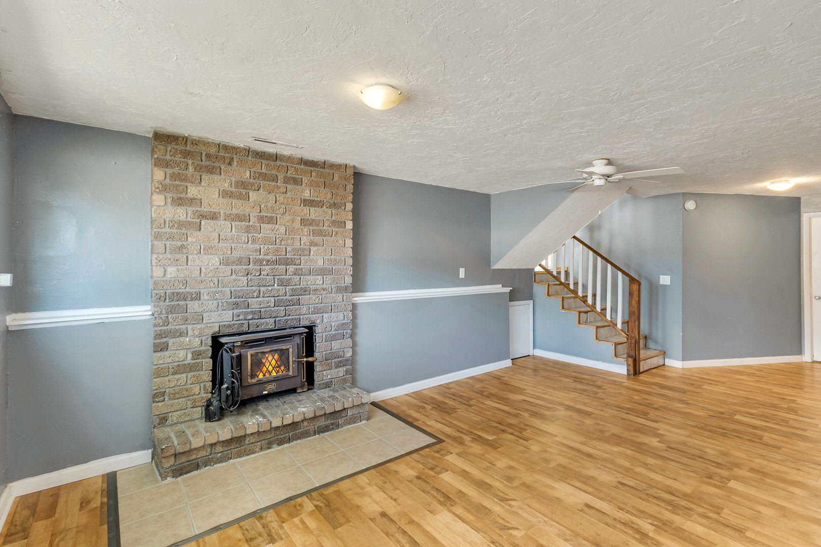Spacious 5 Bed, 3 Bath with Sunroom – photo 5