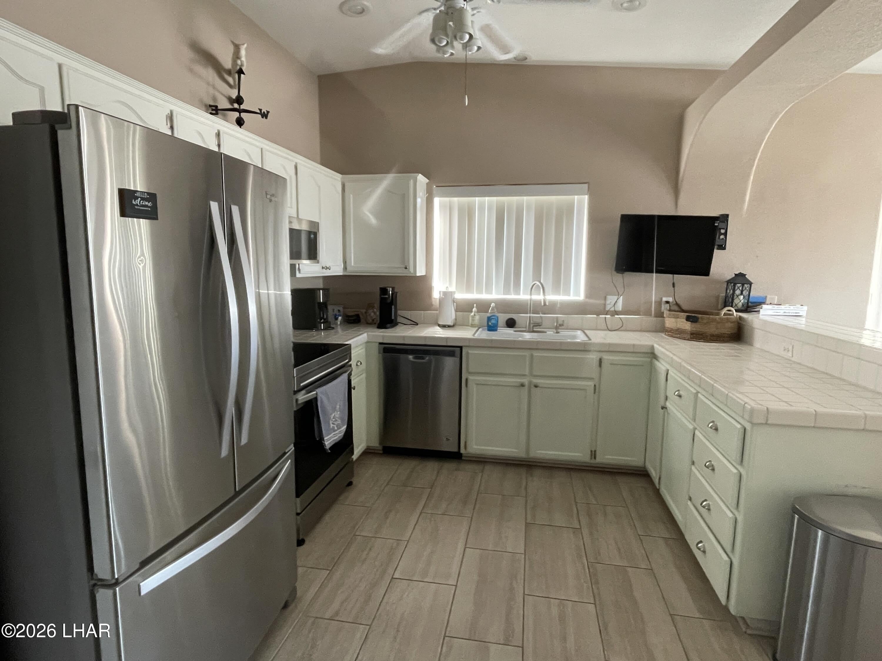 388 Coral Dr – photo 4