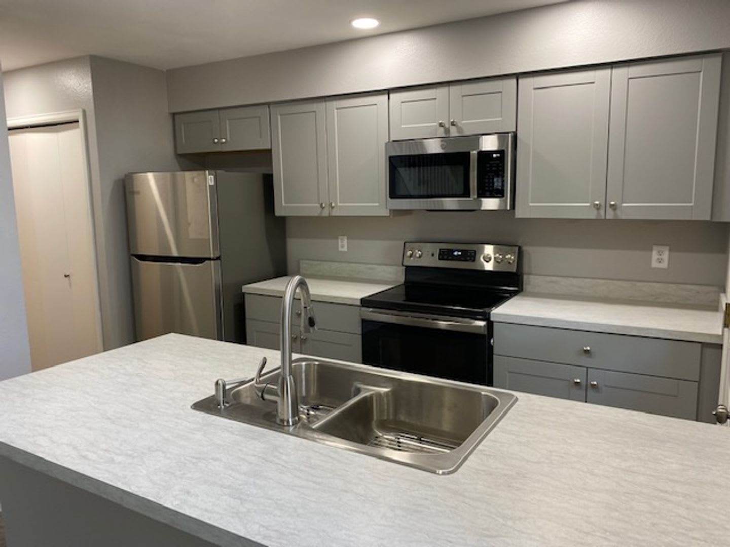 2 Bedroom in Pebble Brook North – photo 3