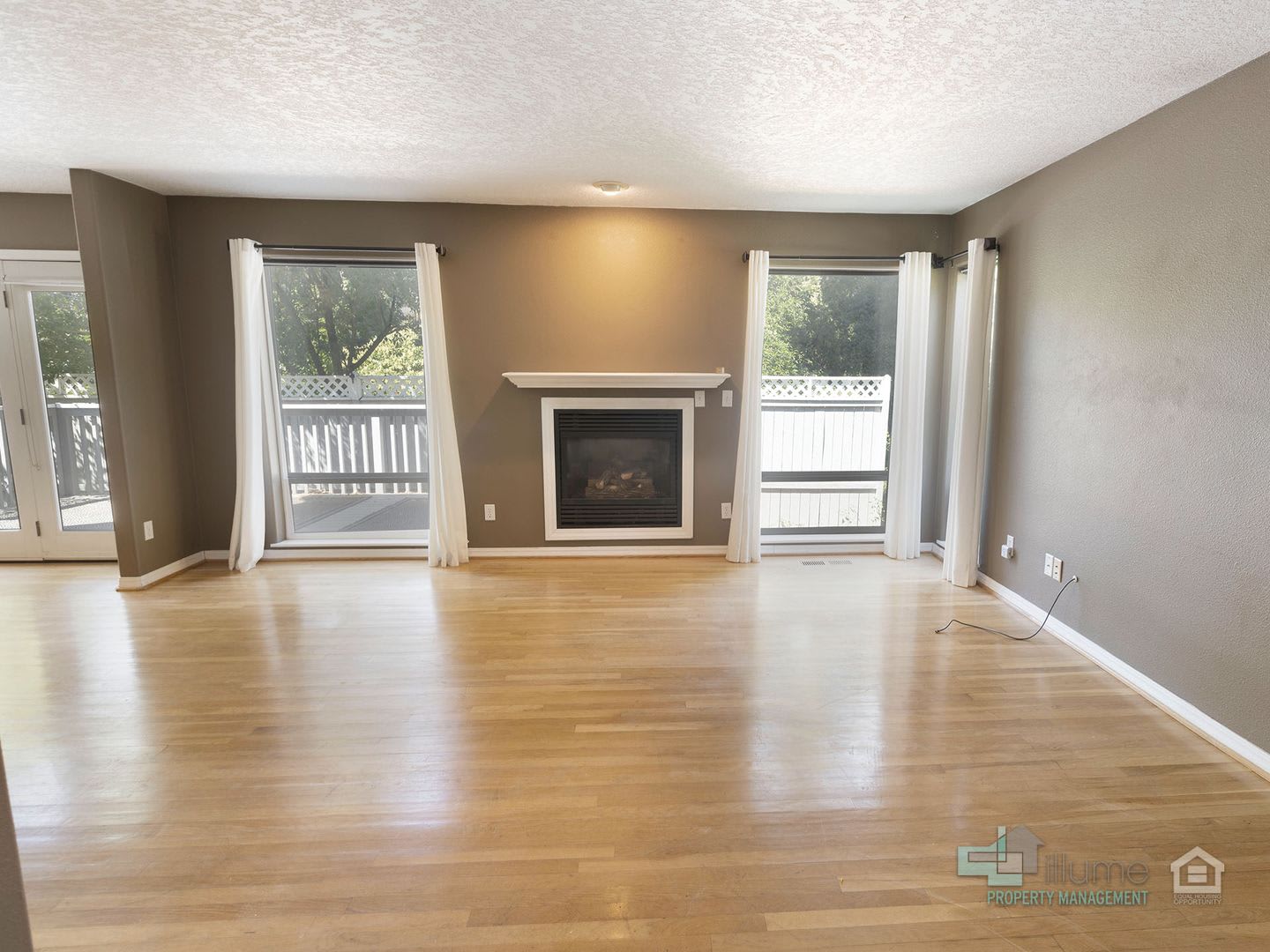 West Linn Single Family 3 Bd 2 5 Bth W Basement Bonus Room – photo 4