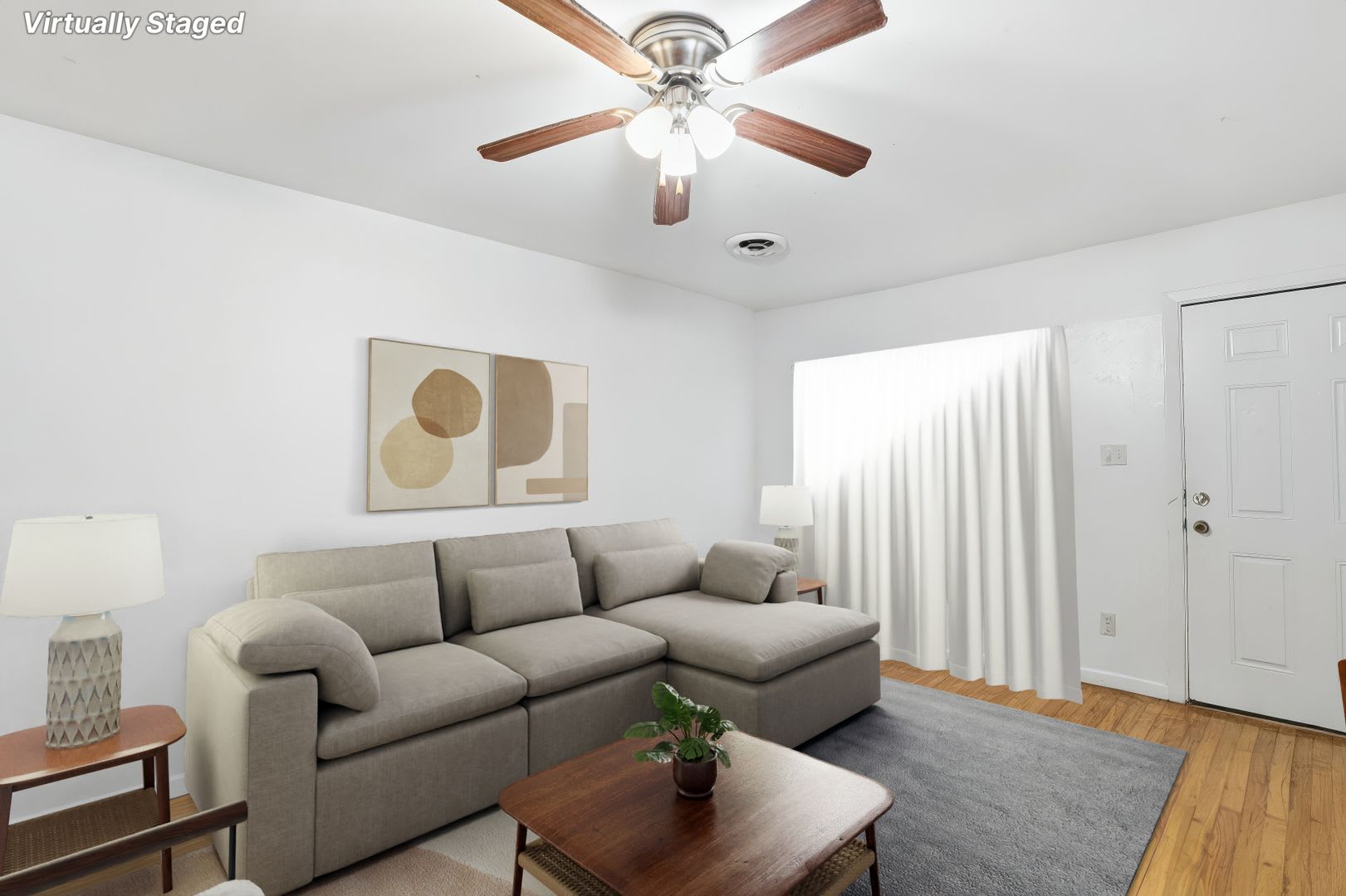 4 Bedroom House with Back Deck – photo 3