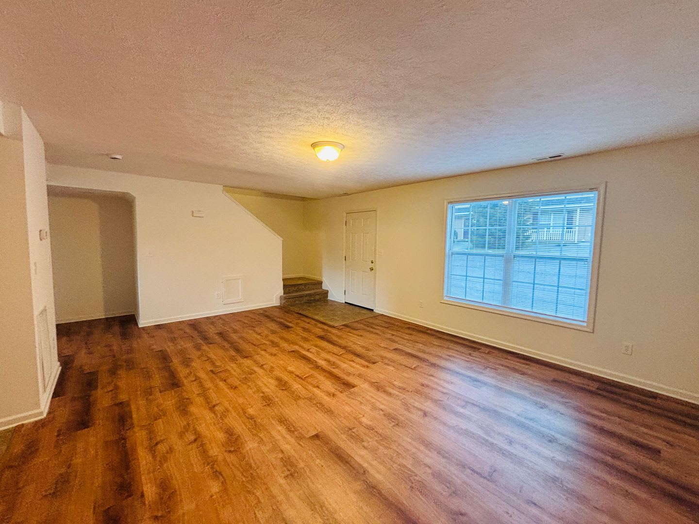 3 Bedroom 2.5 Bath Townhouse – photo 3