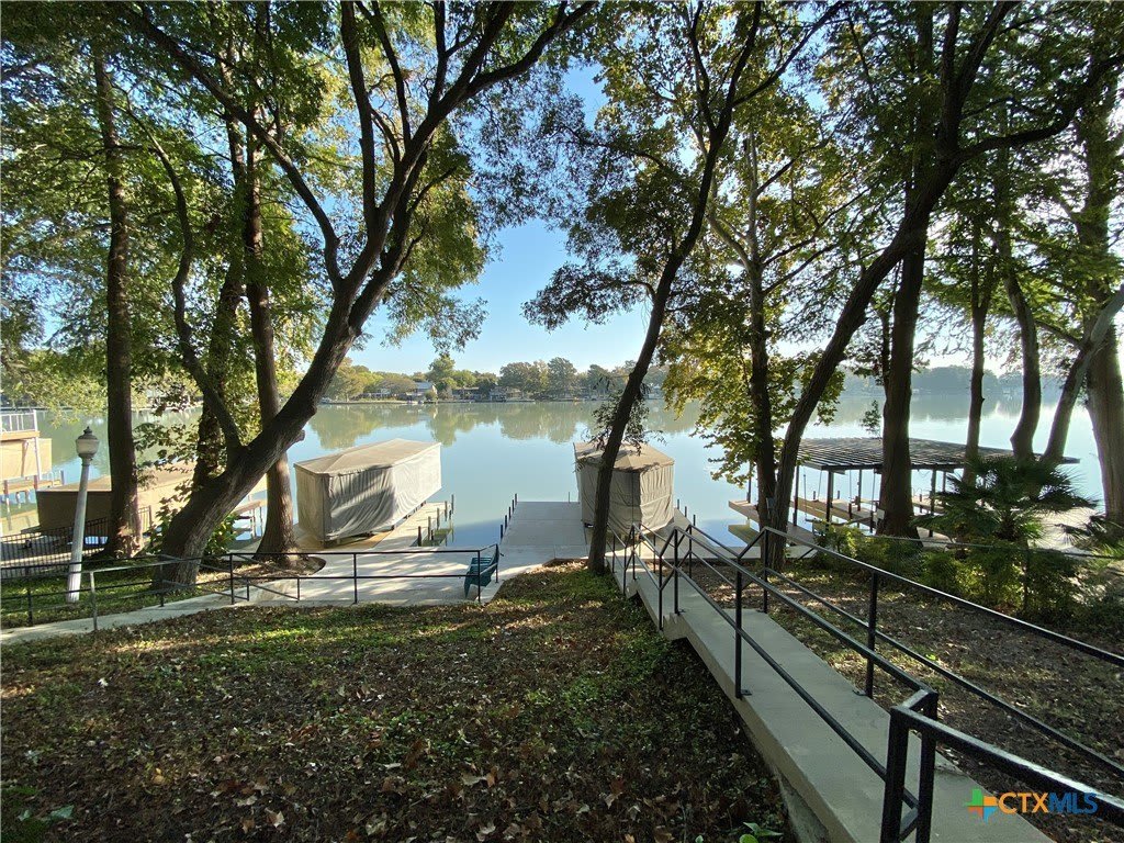 906 Lakeview Trail – photo 2