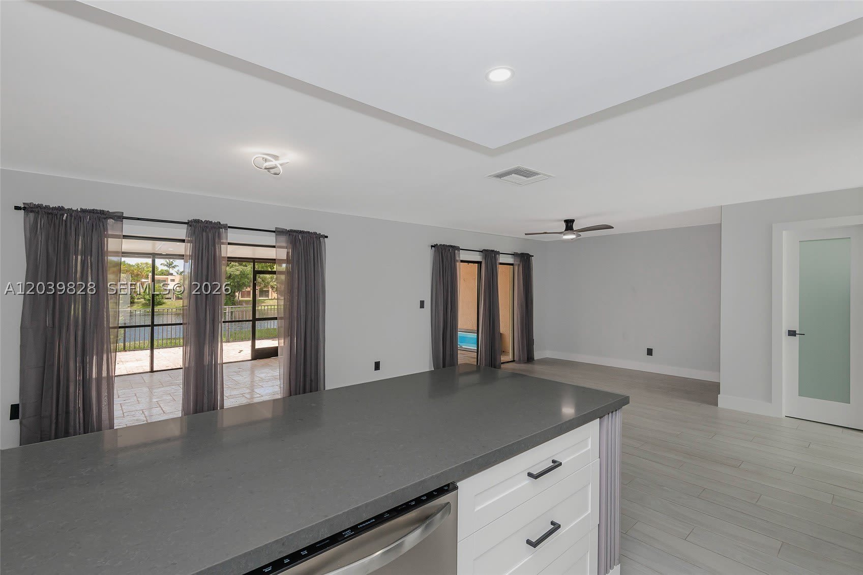6653 SW 140th Ave – photo 4