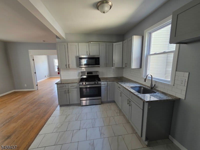 245 Marshall St – photo 3
