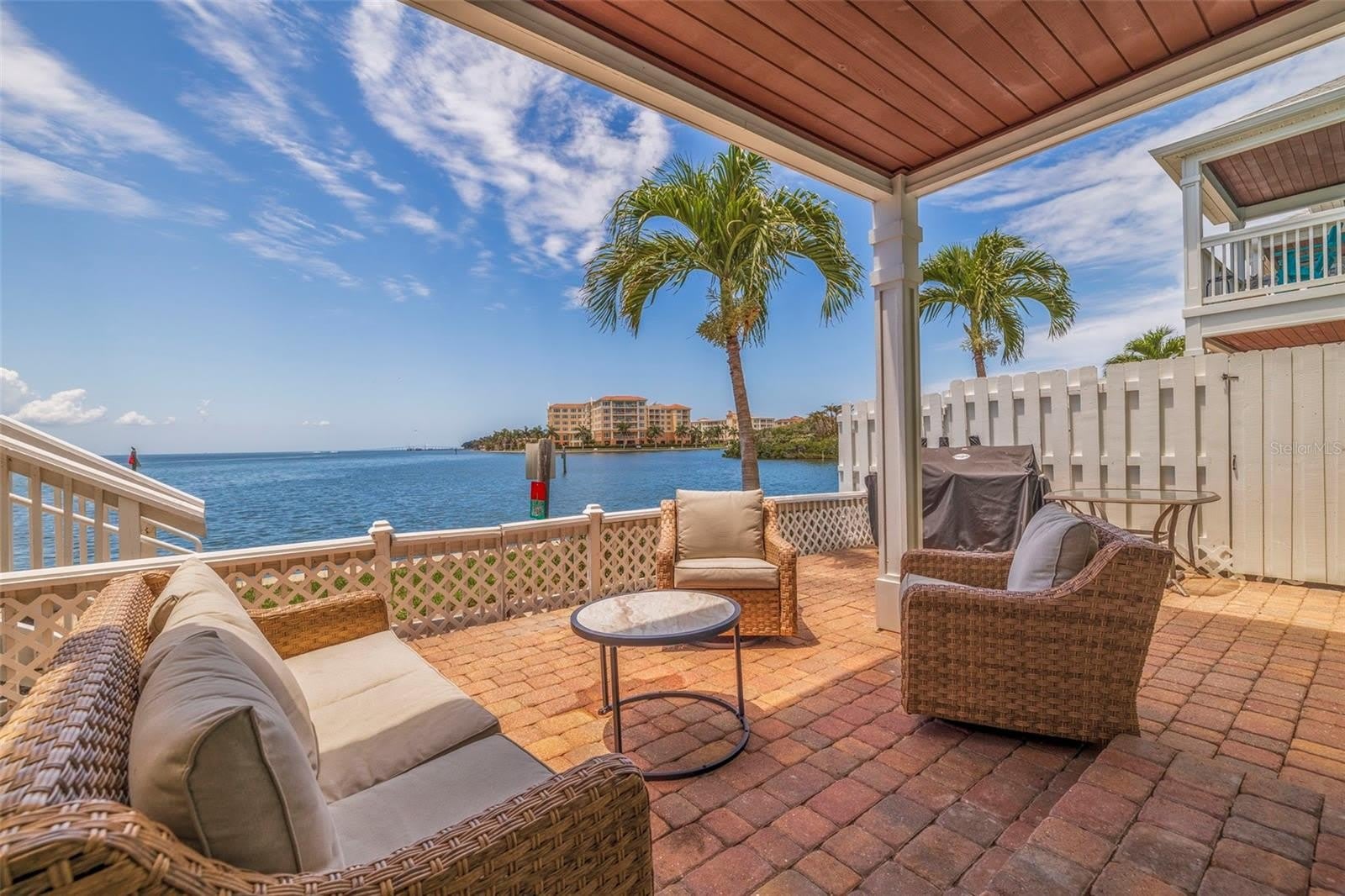 5266 BEACH Drive SE – photo 1