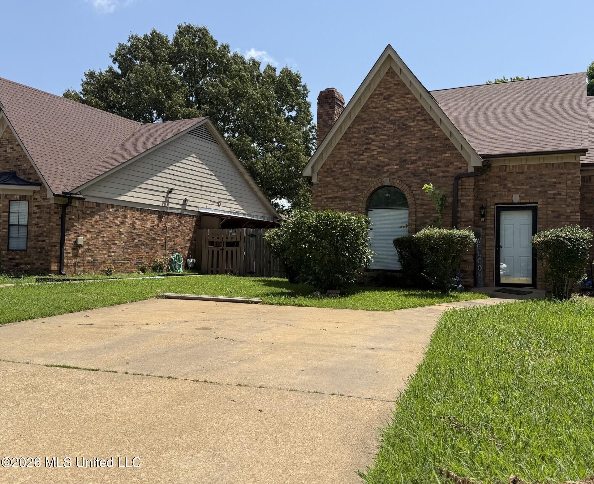 7090 Greenbriar Drive – photo 5