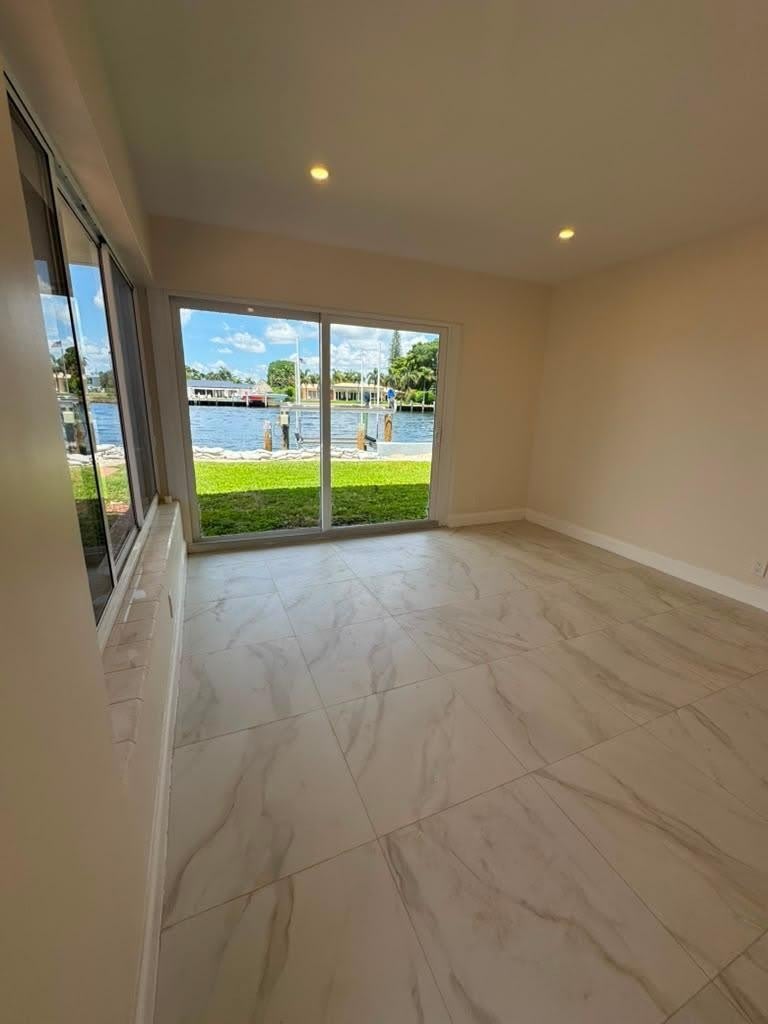 999 S RIVERSIDE Drive – photo 2