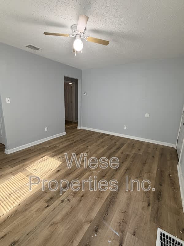 2213 East Adams Street – photo 2