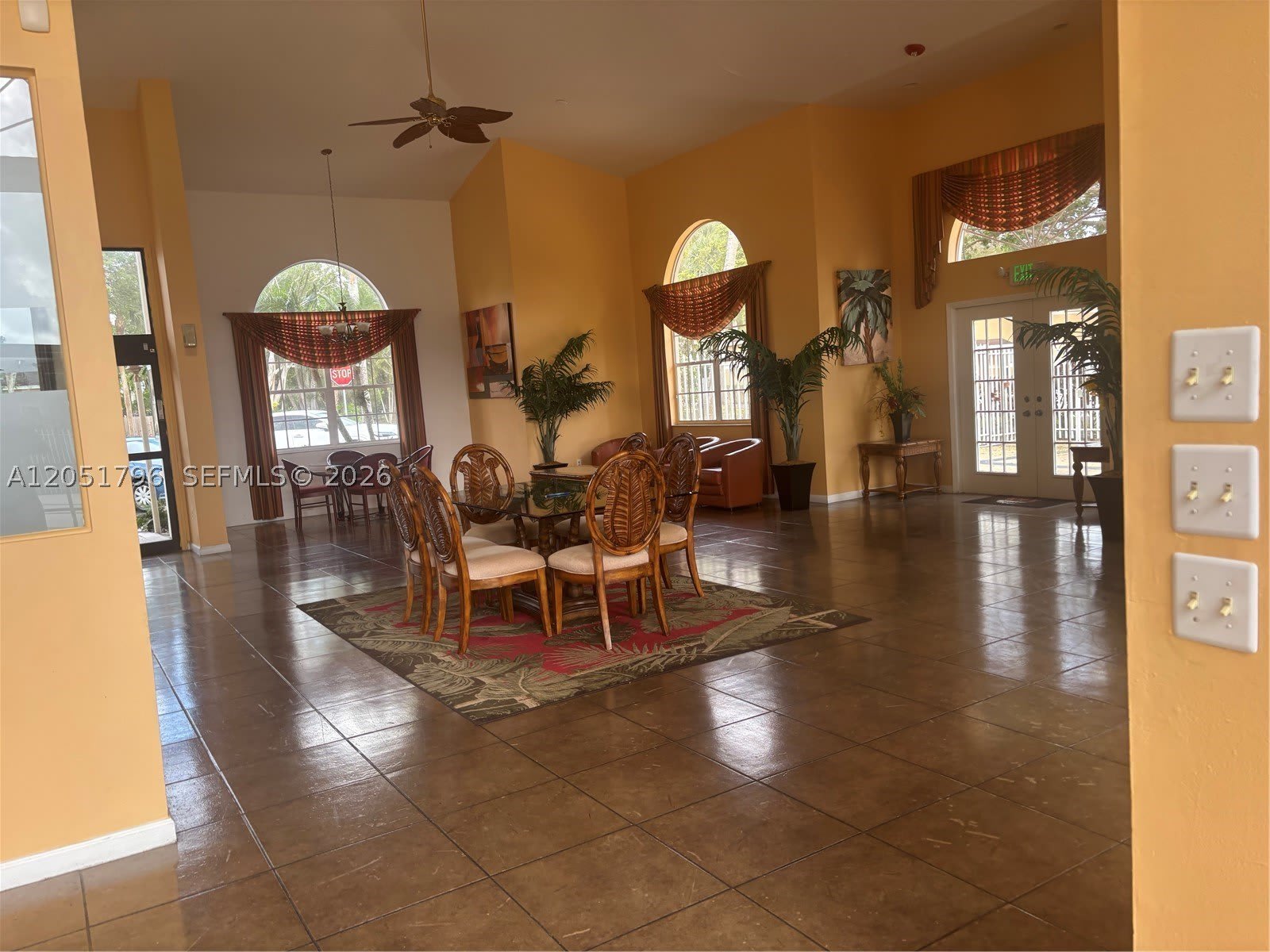 323 Palm Cir E – photo 4