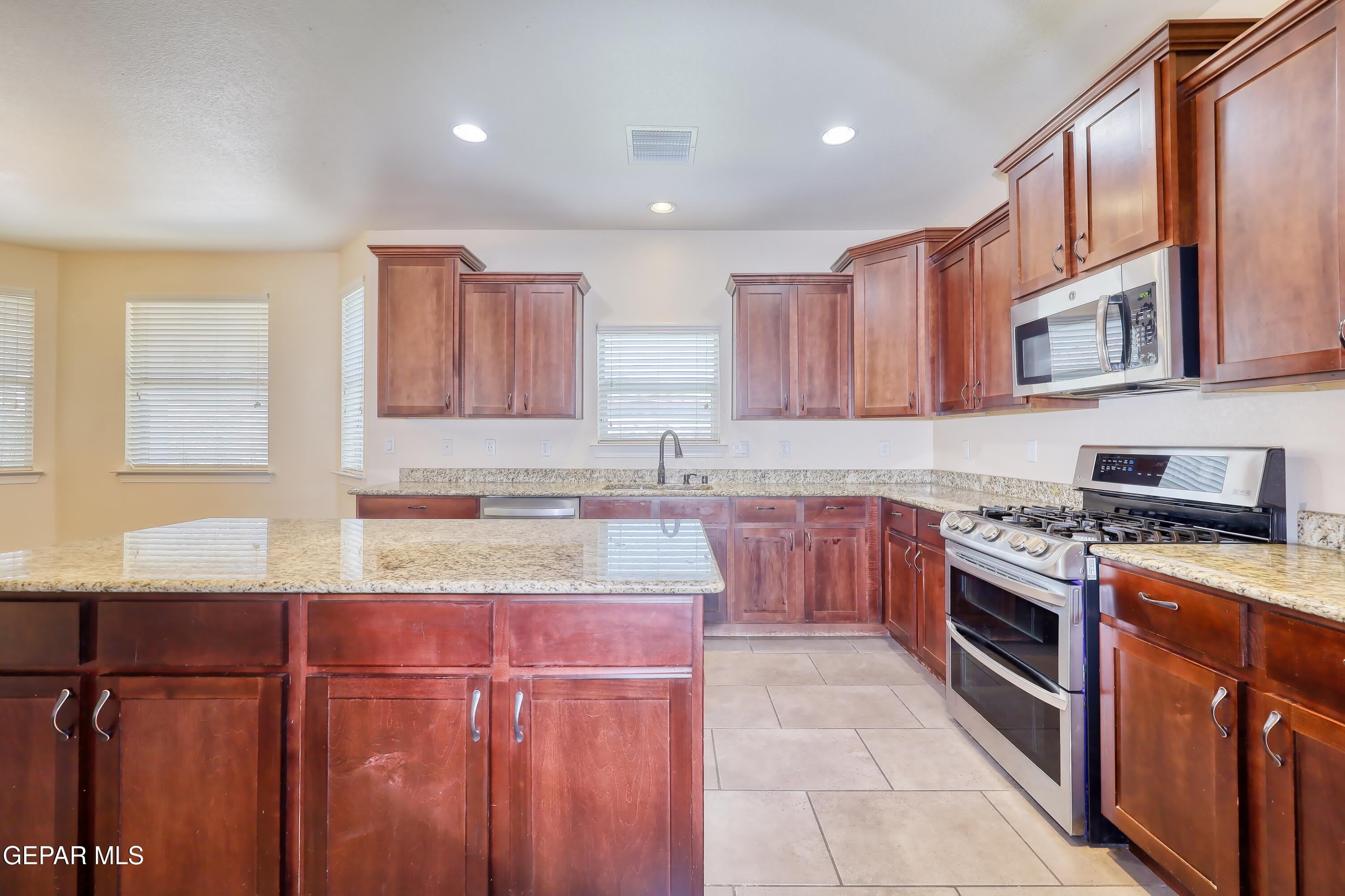12108 CHAPEL HILL Road – photo 4