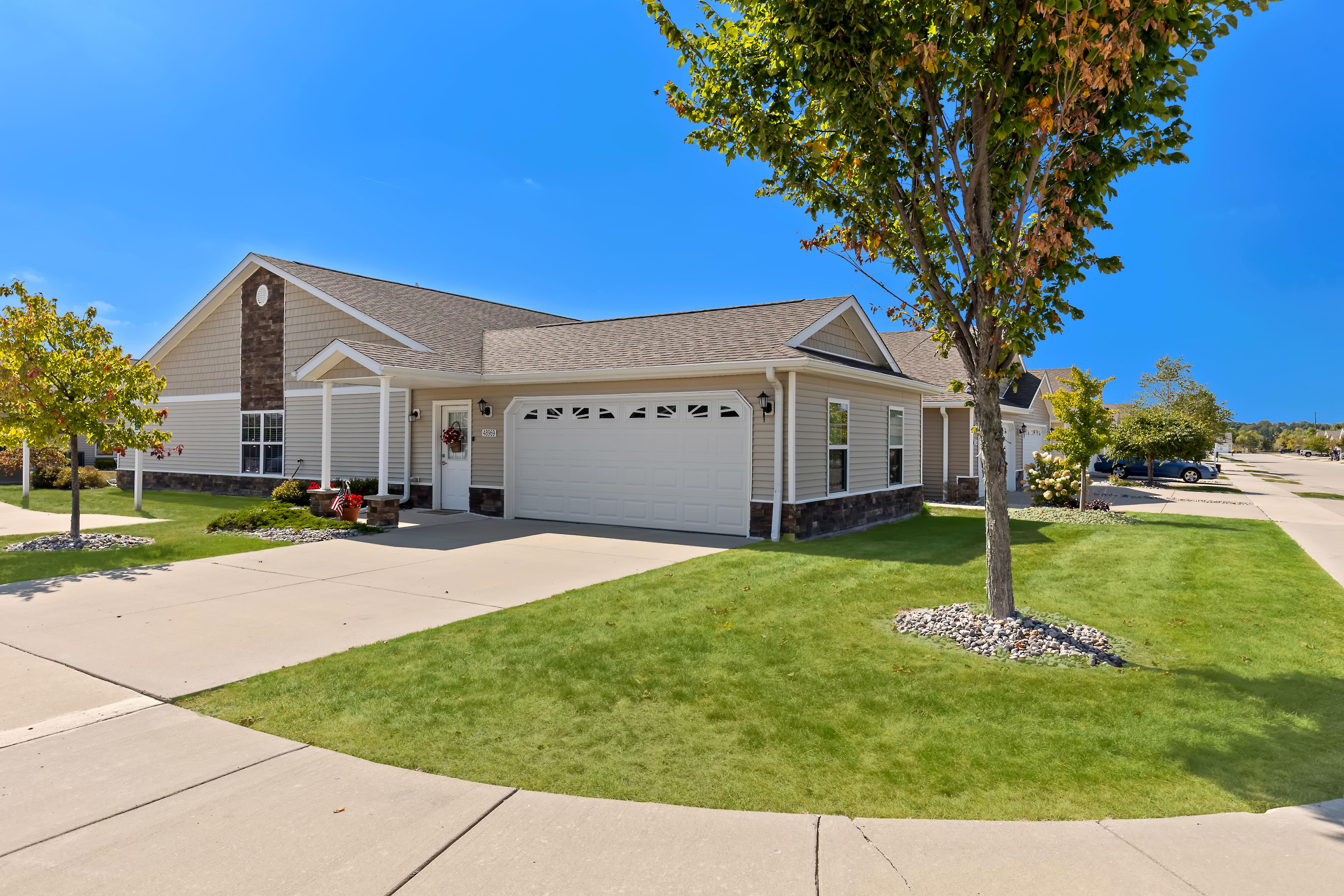 Redwood Macomb – photo 1