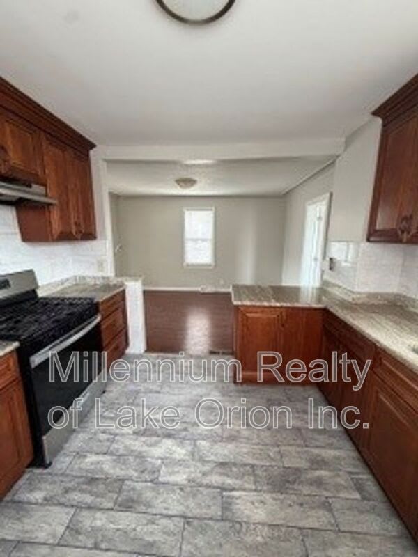 6010 Hartwell St – photo 5
