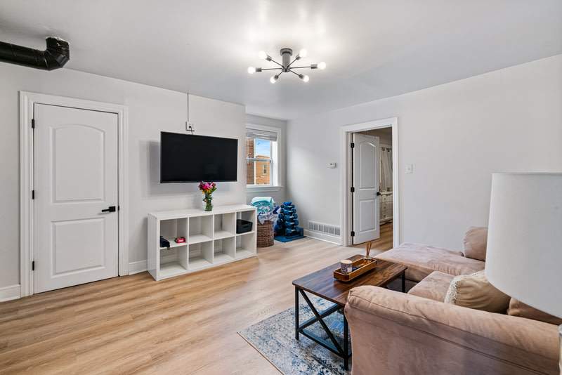 3206 Dobson St – photo 2