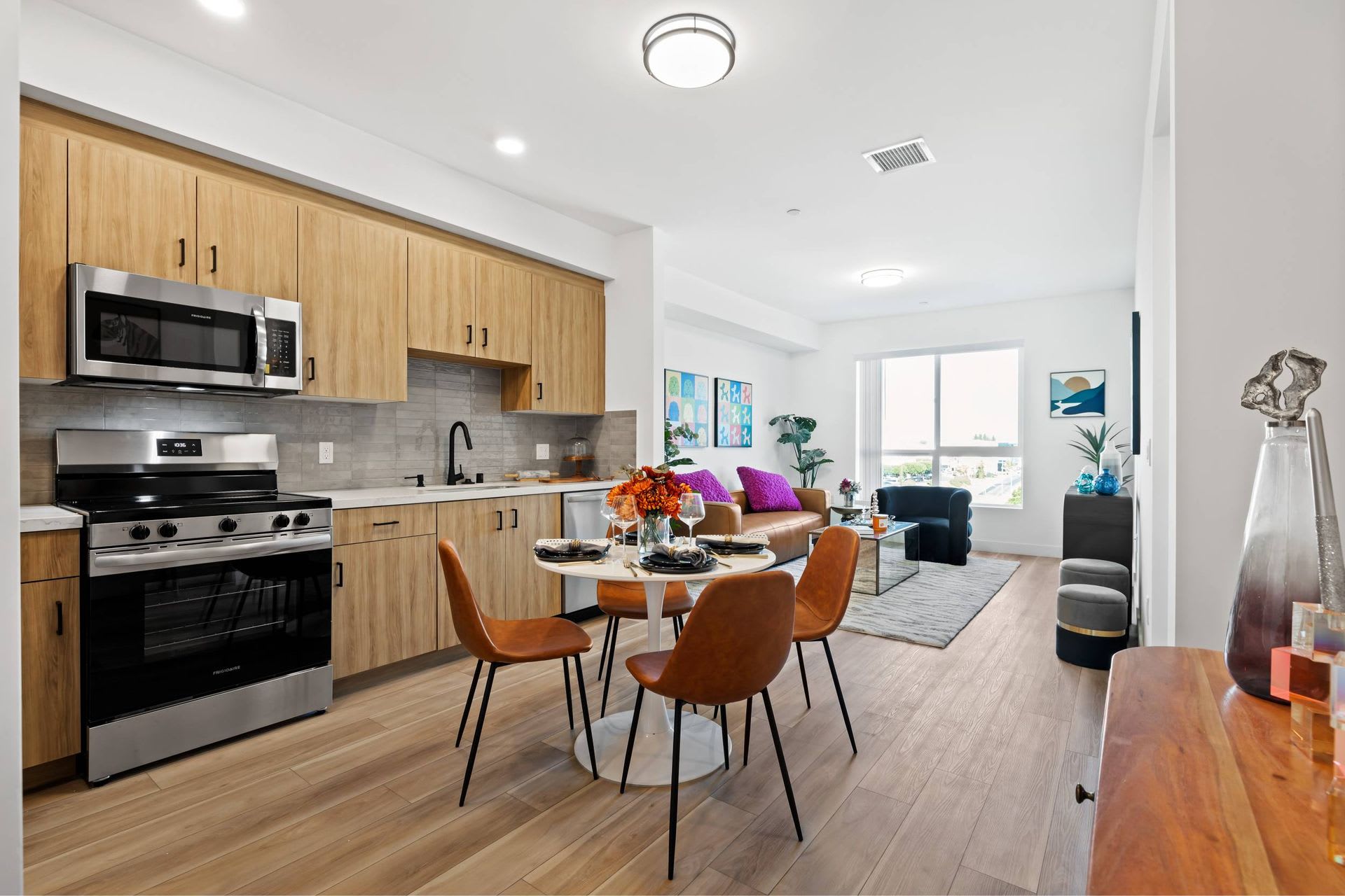 MODERNO Axis Luxury Living – photo 2