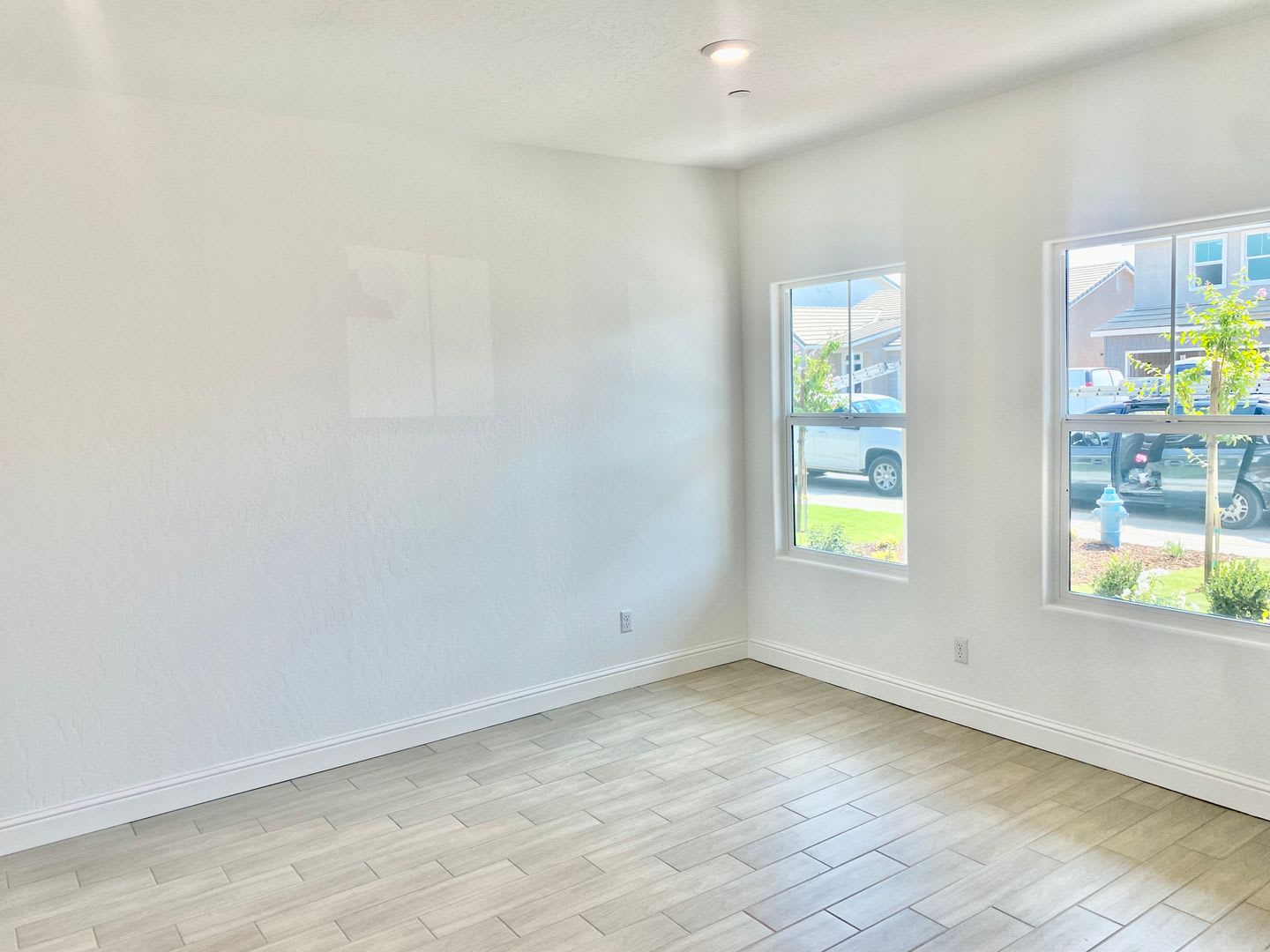 Beautiful, New 4/2.5 Lennar In Riverstone Community – photo 5