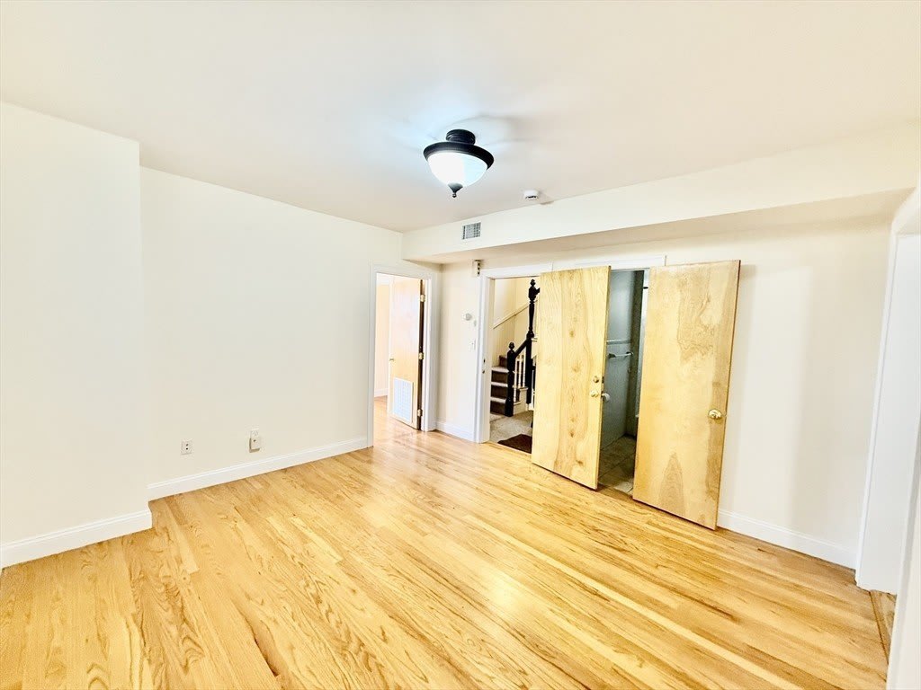 724 Cambridge St – photo 5