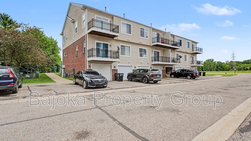 43018 Burlington Drive – photo 4