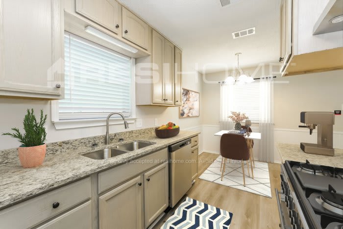 5339 Kemper Place – photo 3