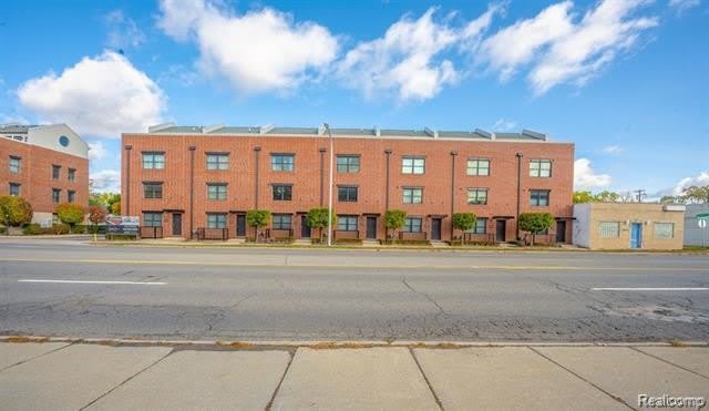 622 W 11 Mile Road – photo 1